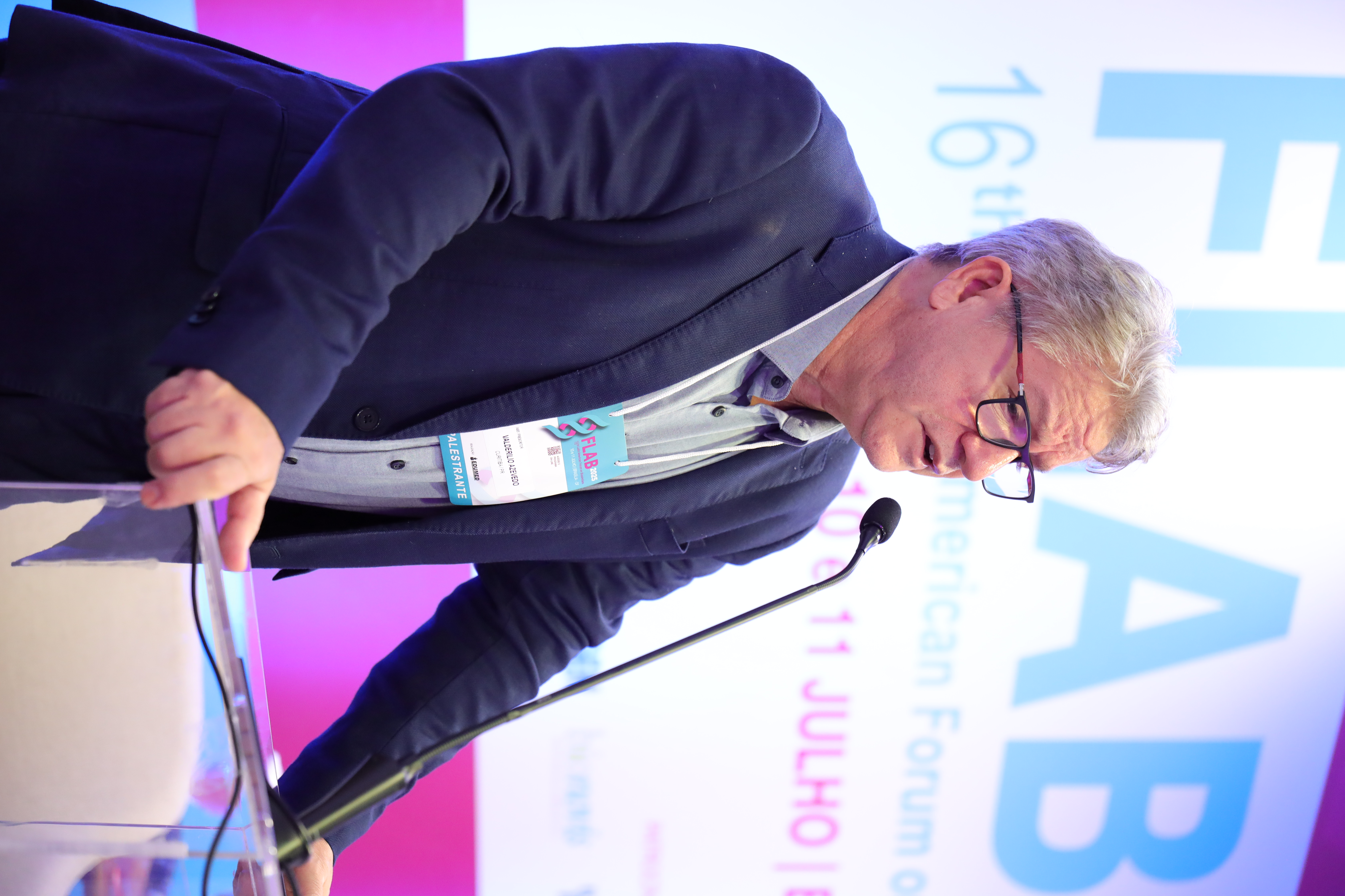 Dr. Valderilio Feijó Azevedo